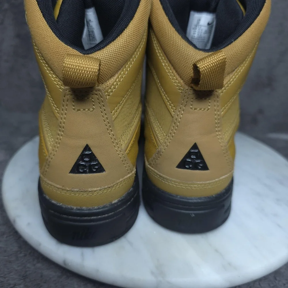 Nike ACG Snow Boots Youth Size 5Y Brown High Top Winter Hiking 524871-703
